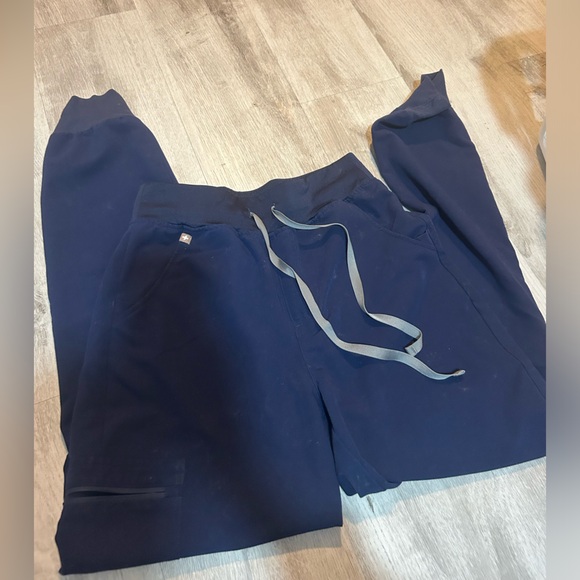 Figs High Waisted Zamora Joggers Navy - Picture 1 of 2